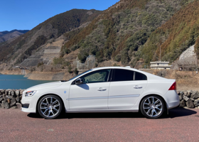 ボルボ S60 D4 ダイナミックエディション : フロントの車高調整 05
