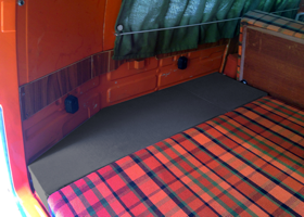 VW TYPE2 LATE BAY BUS WESTFALIA CAMPER : Full flat bed (change the spare tire position)  05