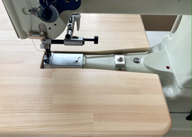 I added wood table to Industrial comprehensive feed arm sewing machine / 総合送りミシン 'TK-8B' 工業用総合送り腕ミシンにウッドテーブルを取り付けて平ミシン化 process 17
